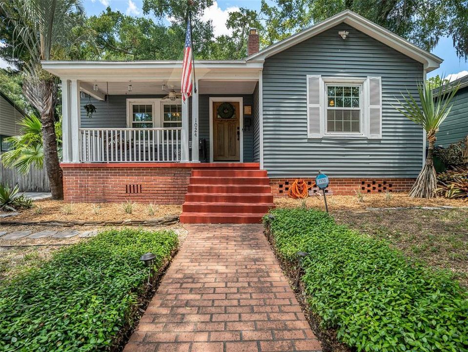 Recently Rented: $3,000 (3 beds, 1 baths, 1284 Square Feet)