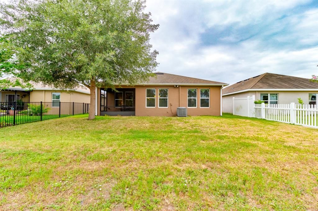 For Sale: $425,000 (3 beds, 2 baths, 1593 Square Feet)