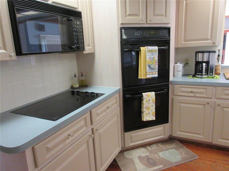 For Sale: $404,500 (3 beds, 2 baths, 1789 Square Feet)