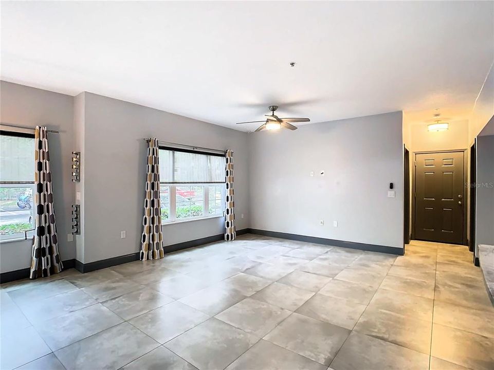 Active With Contract: $229,000 (2 beds, 2 baths, 1063 Square Feet)