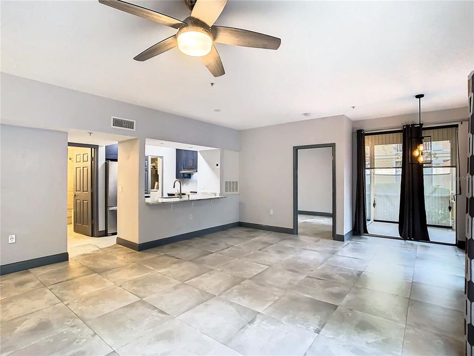 Active With Contract: $229,000 (2 beds, 2 baths, 1063 Square Feet)