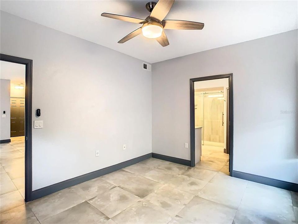 Active With Contract: $229,000 (2 beds, 2 baths, 1063 Square Feet)