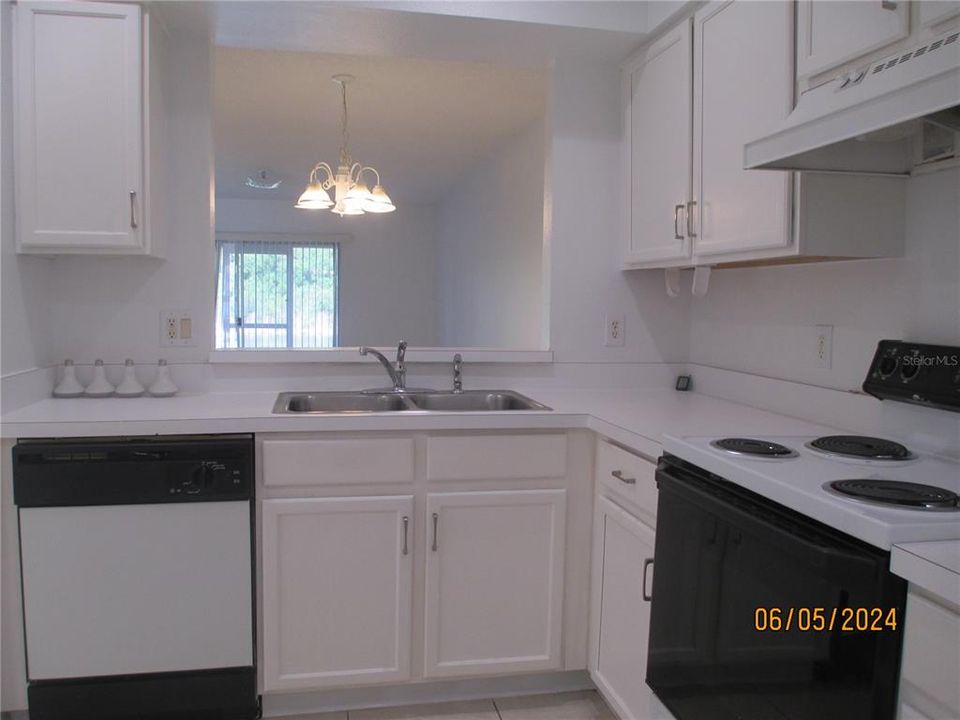 For Rent: $1,750 (2 beds, 2 baths, 1013 Square Feet)