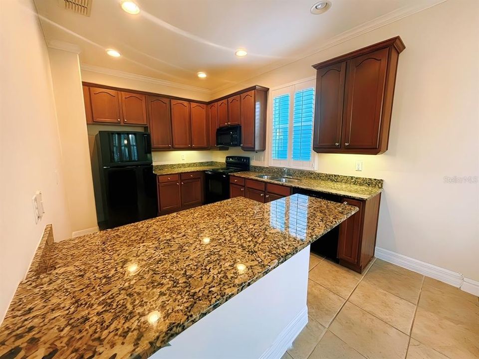 For Sale: $445,000 (2 beds, 2 baths, 1297 Square Feet)