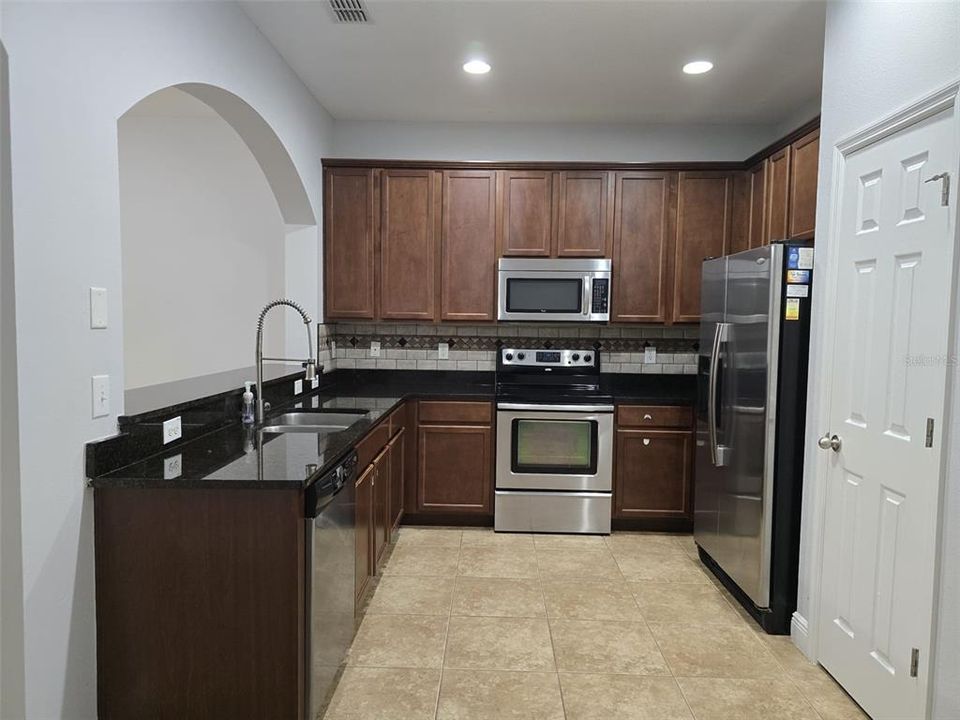 For Rent: $2,490 (2 beds, 2 baths, 1292 Square Feet)