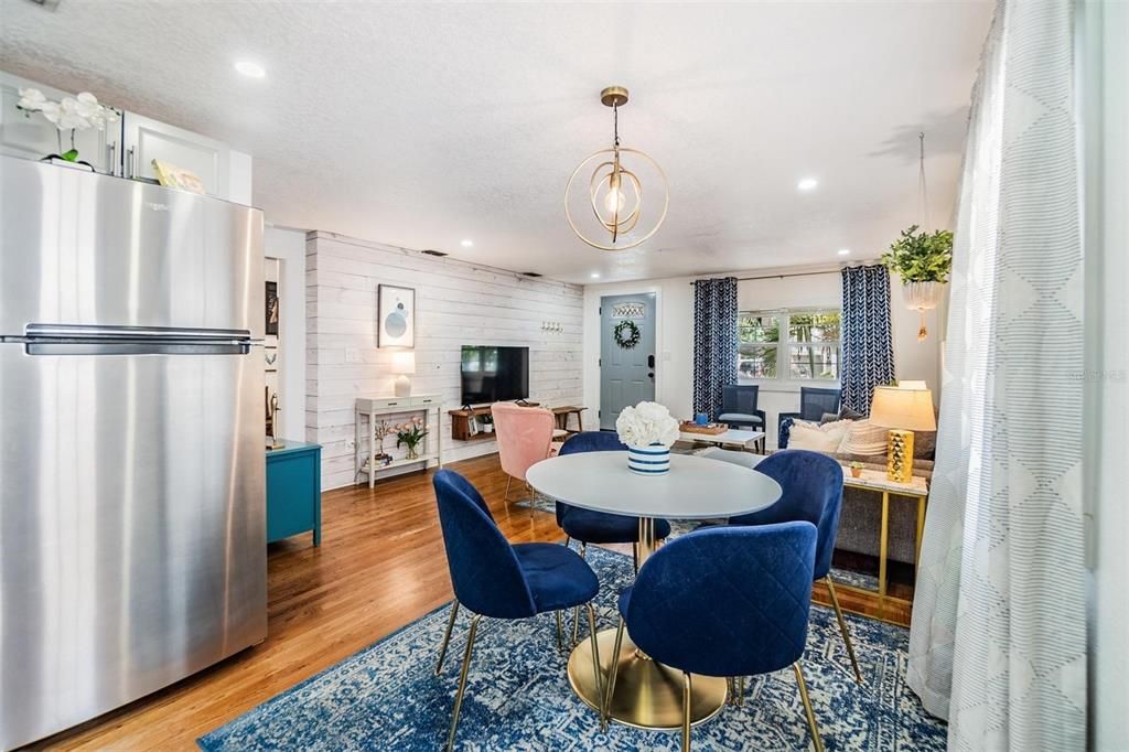 Active With Contract: $315,000 (2 beds, 2 baths, 840 Square Feet)