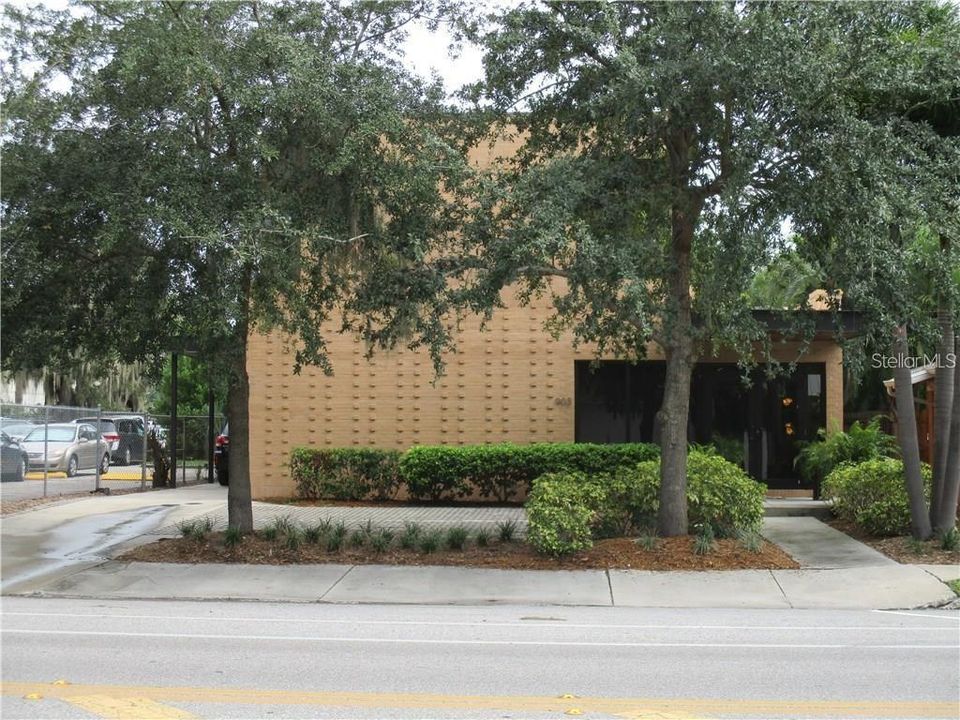 Recently Sold: $1,495,000 (3 beds, 2 baths, 2754 Square Feet)