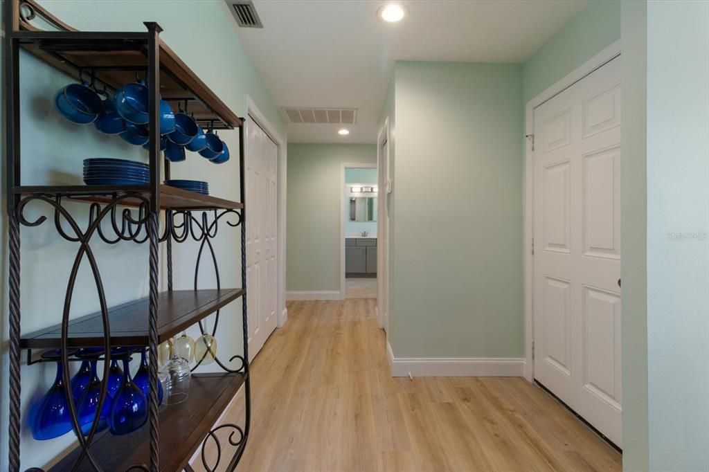 For Sale: $280,000 (2 beds, 2 baths, 1584 Square Feet)