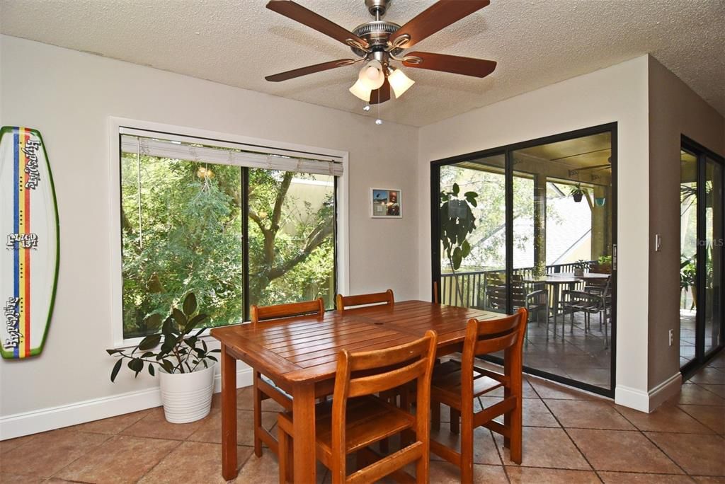 For Sale: $299,000 (2 beds, 2 baths, 1403 Square Feet)