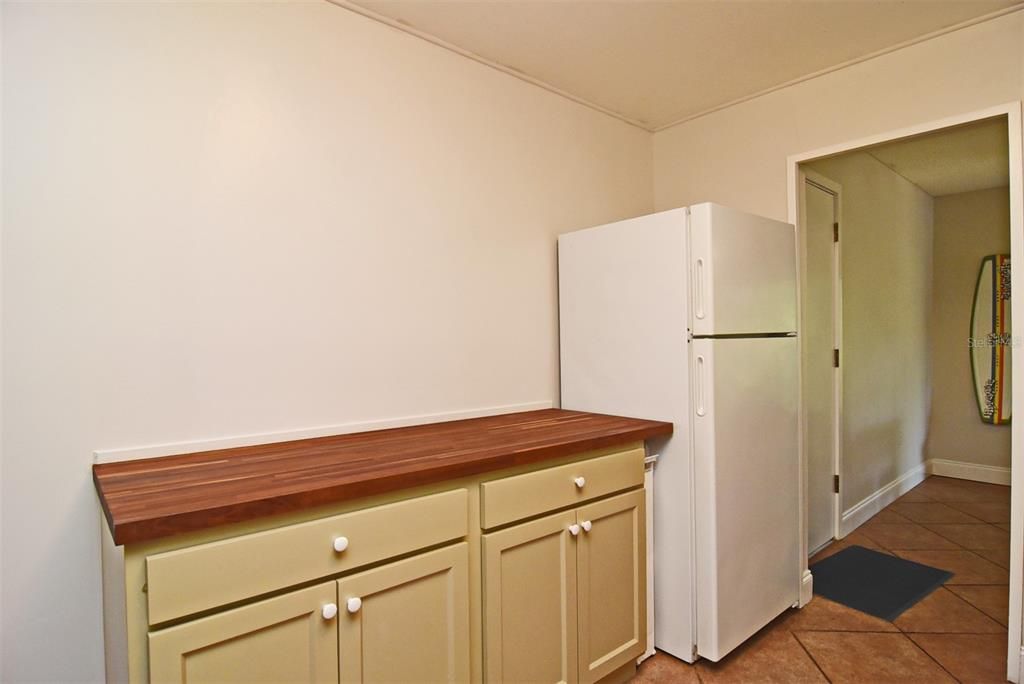 For Sale: $299,000 (2 beds, 2 baths, 1403 Square Feet)