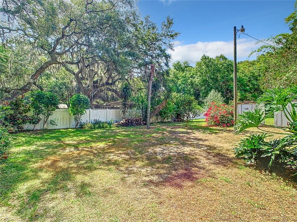 Active With Contract: $215,000 (3 beds, 2 baths, 1296 Square Feet)