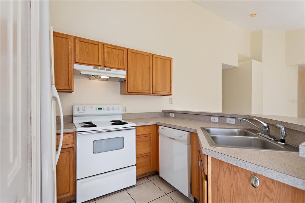 For Sale: $307,900 (3 beds, 2 baths, 1080 Square Feet)