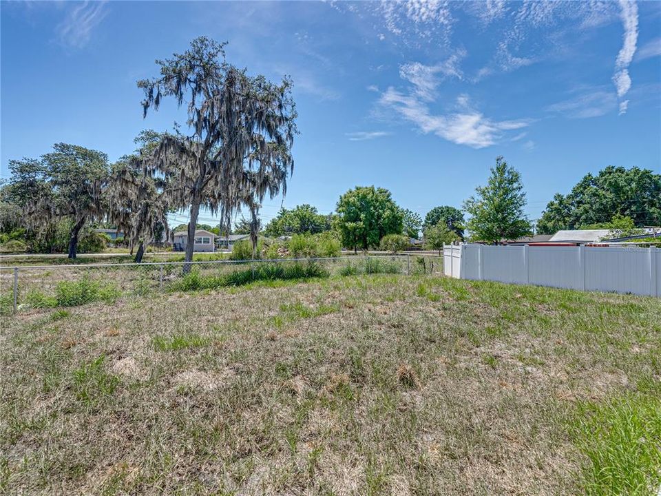 Active With Contract: $274,999 (3 beds, 2 baths, 1338 Square Feet)