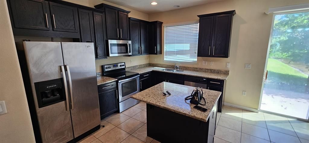 Active With Contract: $2,375 (3 beds, 2 baths, 1407 Square Feet)