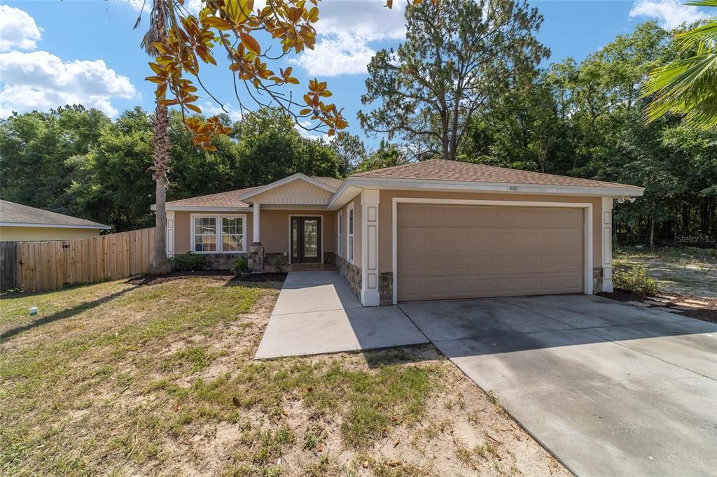 Active With Contract: $264,900 (3 beds, 2 baths, 1589 Square Feet)