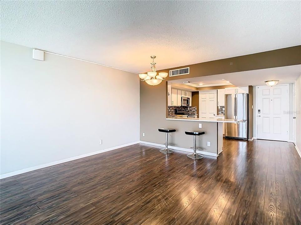 For Rent: $2,750 (2 beds, 2 baths, 1230 Square Feet)