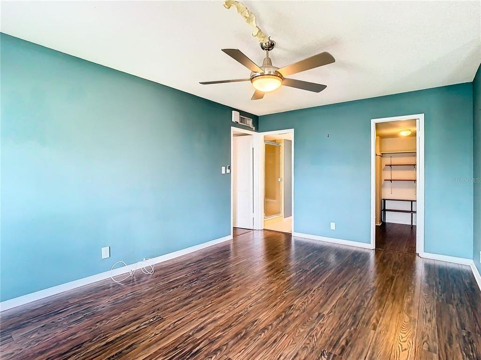 For Rent: $2,750 (2 beds, 2 baths, 1230 Square Feet)