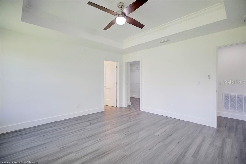 For Sale: $359,900 (3 beds, 2 baths, 1640 Square Feet)