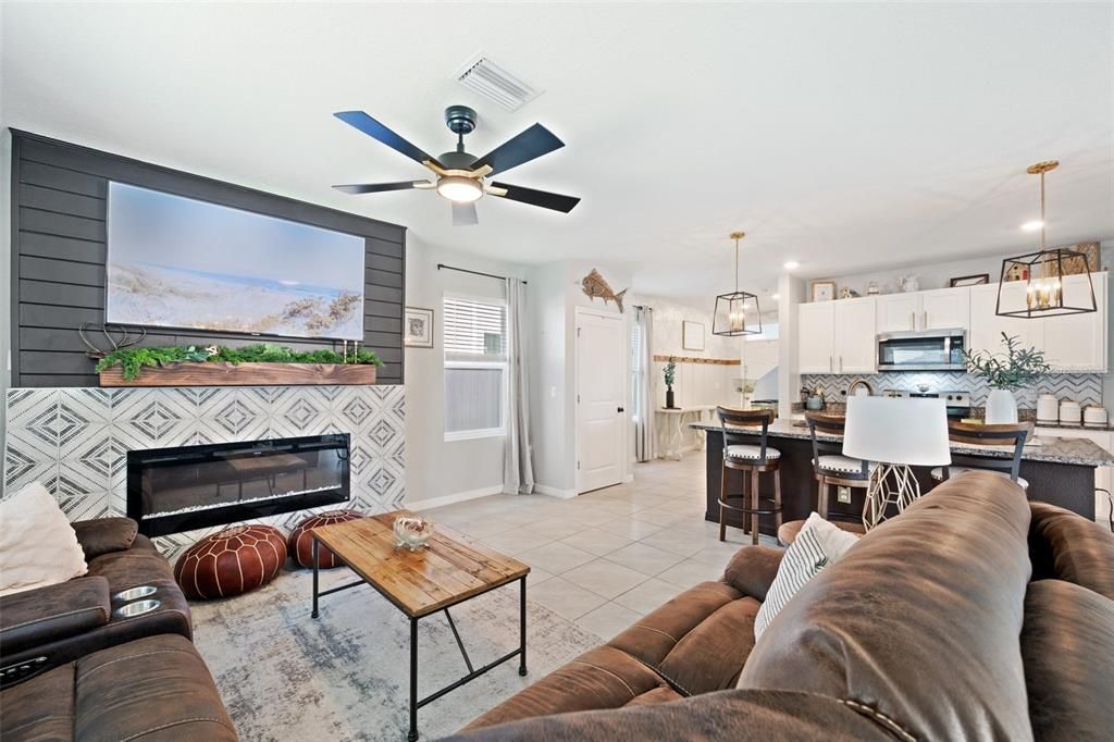 Active With Contract: $465,000 (4 beds, 2 baths, 2260 Square Feet)