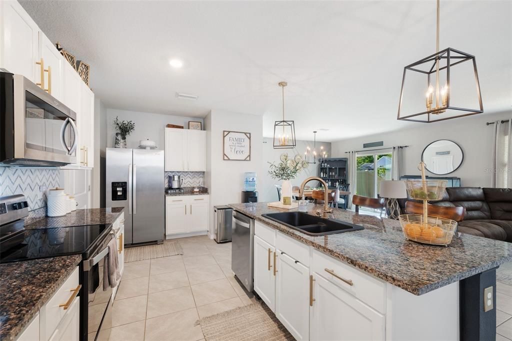 Active With Contract: $465,000 (4 beds, 2 baths, 2260 Square Feet)