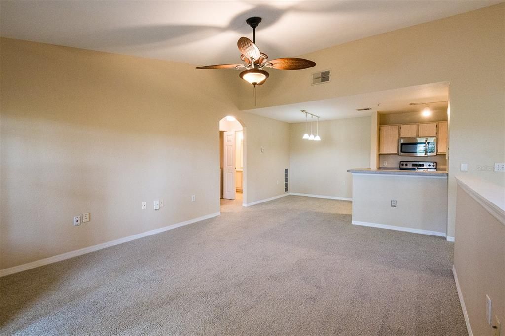 For Rent: $1,800 (2 beds, 2 baths, 1080 Square Feet)