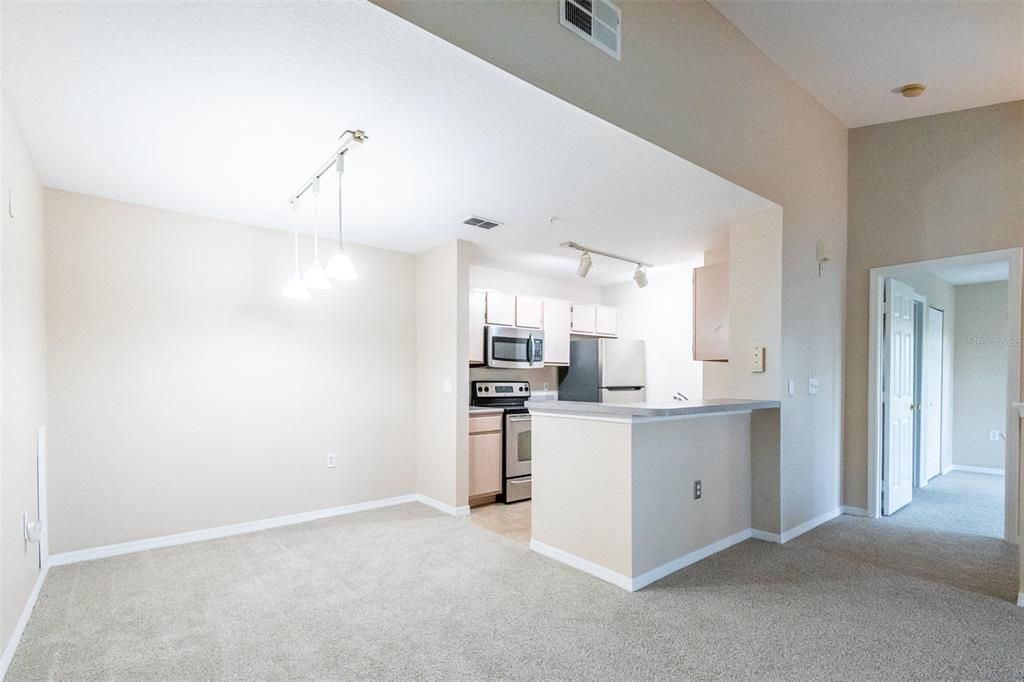 For Rent: $1,800 (2 beds, 2 baths, 1080 Square Feet)