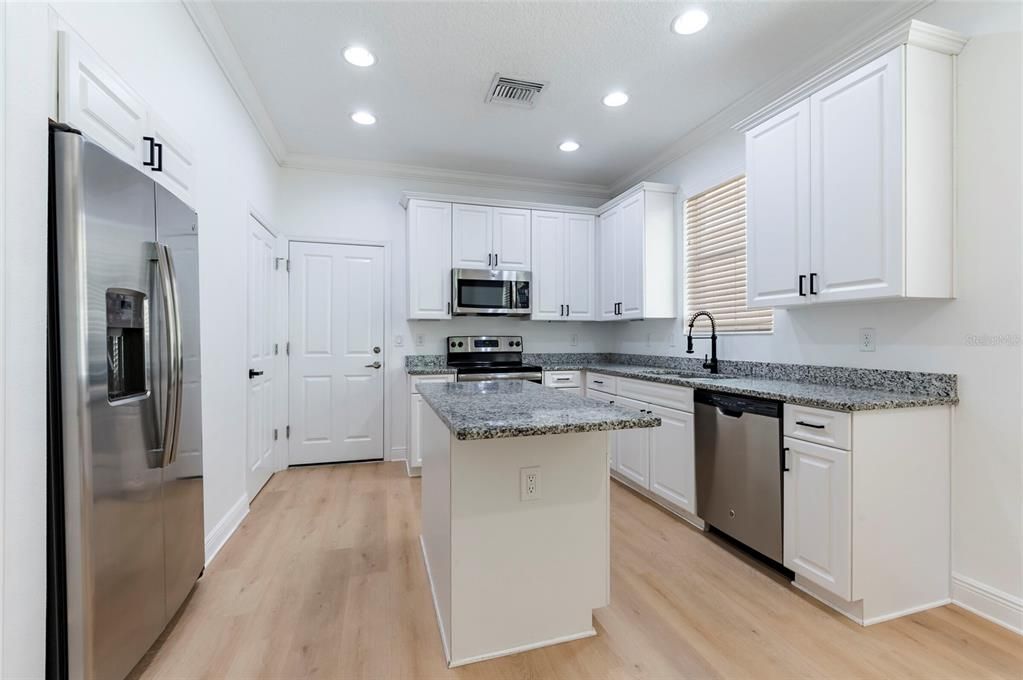 For Sale: $394,900 (3 beds, 2 baths, 1264 Square Feet)