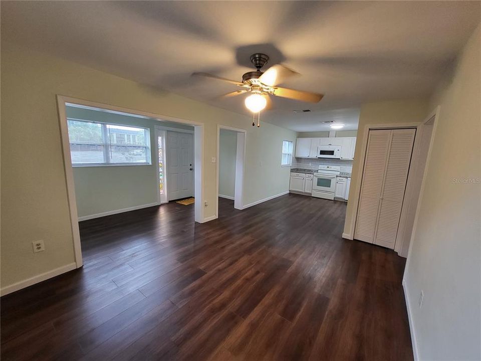 For Rent: $2,000 (3 beds, 2 baths, 1007 Square Feet)