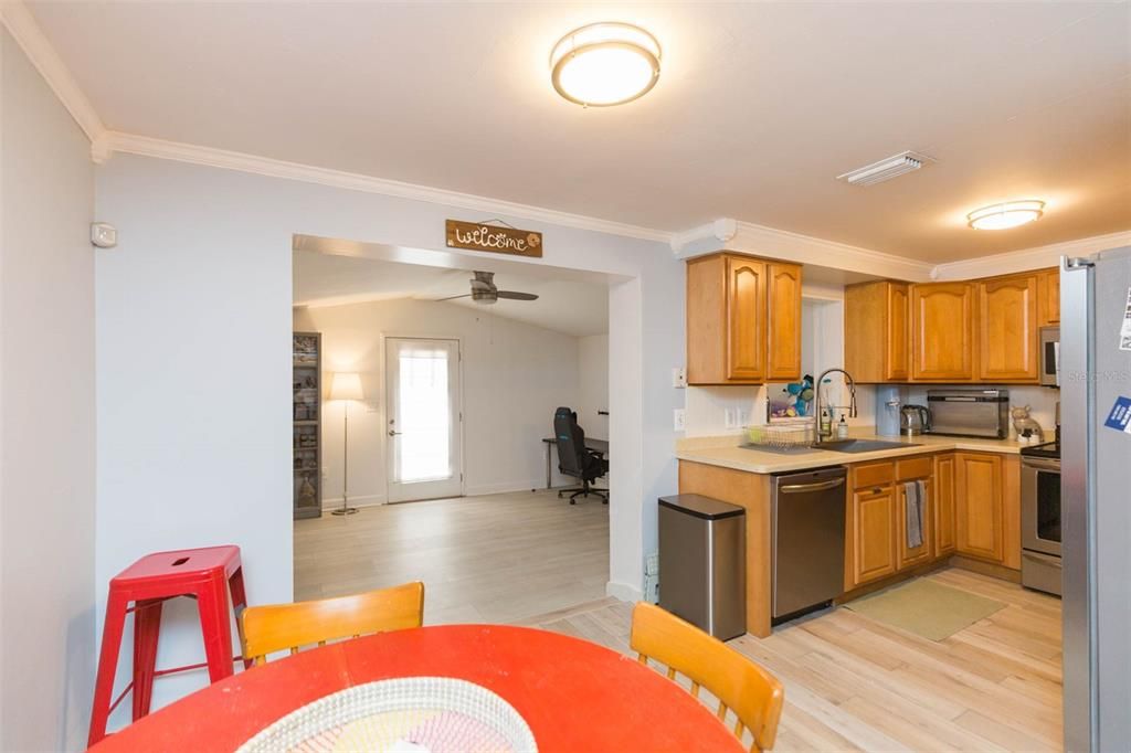 For Sale: $390,000 (2 beds, 2 baths, 1224 Square Feet)