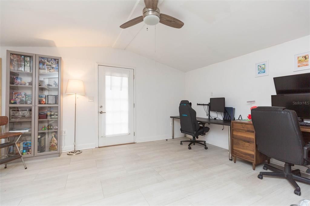 For Sale: $435,000 (2 beds, 2 baths, 1420 Square Feet)