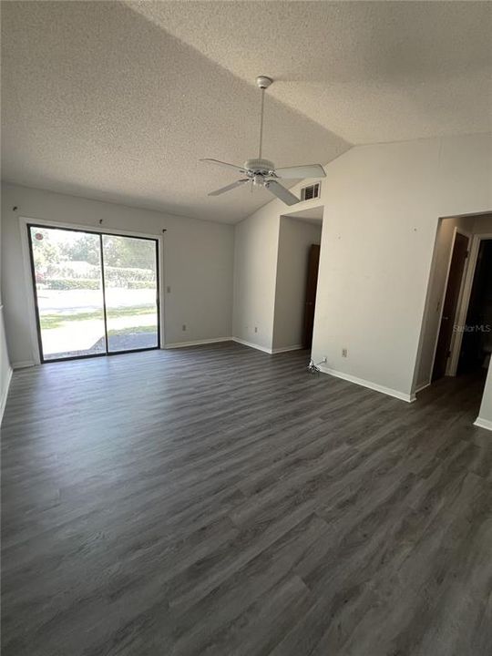 Active With Contract: $2,199 (3 beds, 2 baths, 1366 Square Feet)