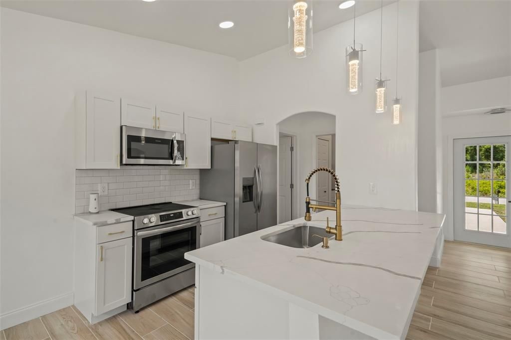 Active With Contract: $317,000 (3 beds, 2 baths, 1336 Square Feet)