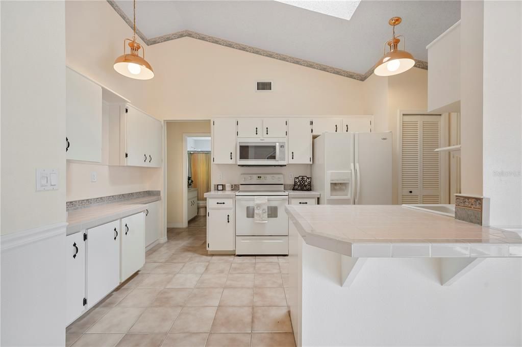 For Sale: $375,000 (4 beds, 2 baths, 1930 Square Feet)