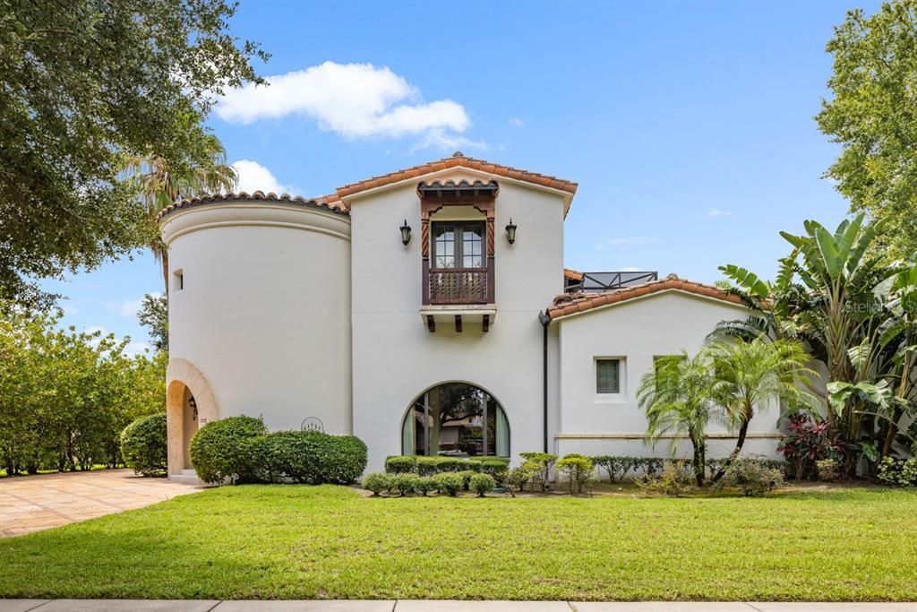 For Sale: $2,900,000 (5 beds, 5 baths, 8128 Square Feet)