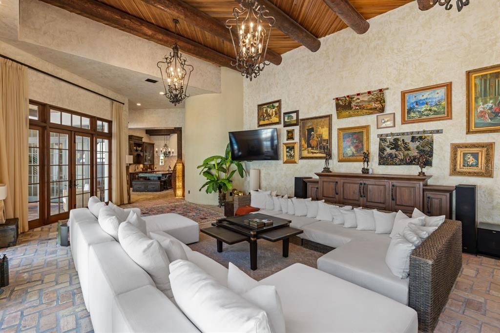 For Sale: $2,900,000 (5 beds, 5 baths, 8128 Square Feet)