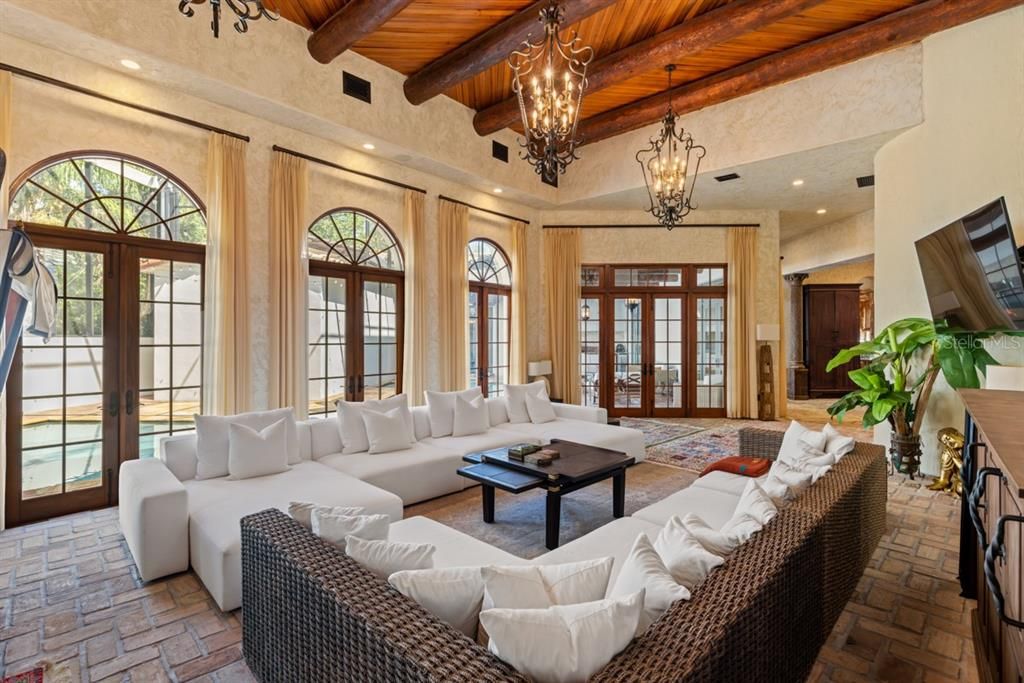 For Sale: $2,900,000 (5 beds, 5 baths, 8128 Square Feet)