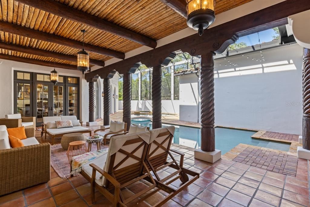 En Venta: $2,695,000 (5 camas, 5 baños, 8128 Pies cuadrados)