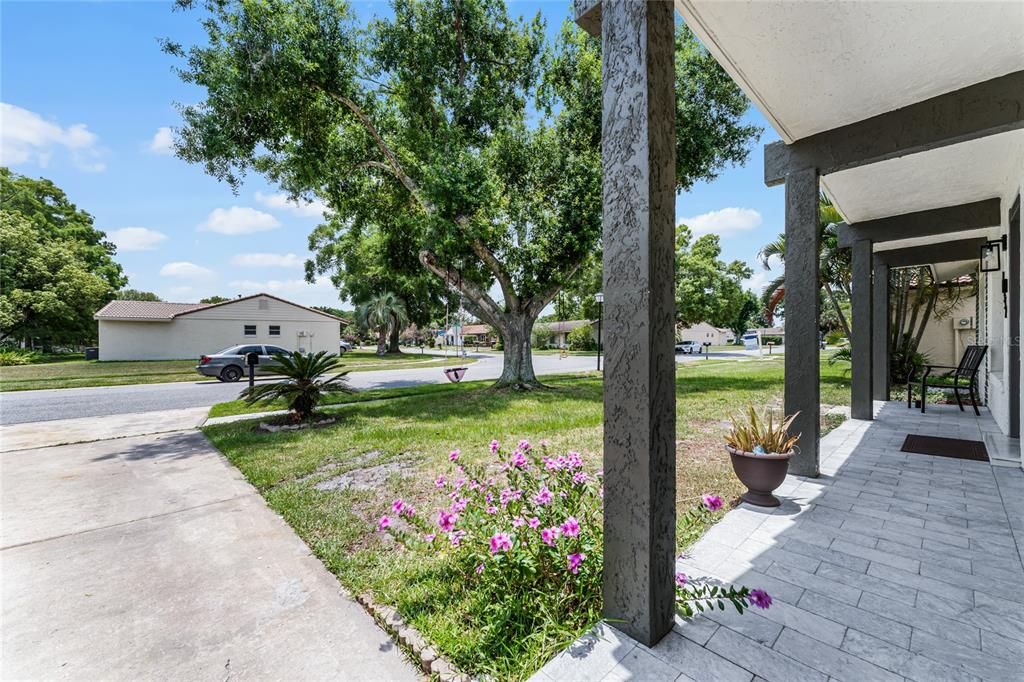 Active With Contract: $433,000 (3 beds, 2 baths, 1720 Square Feet)