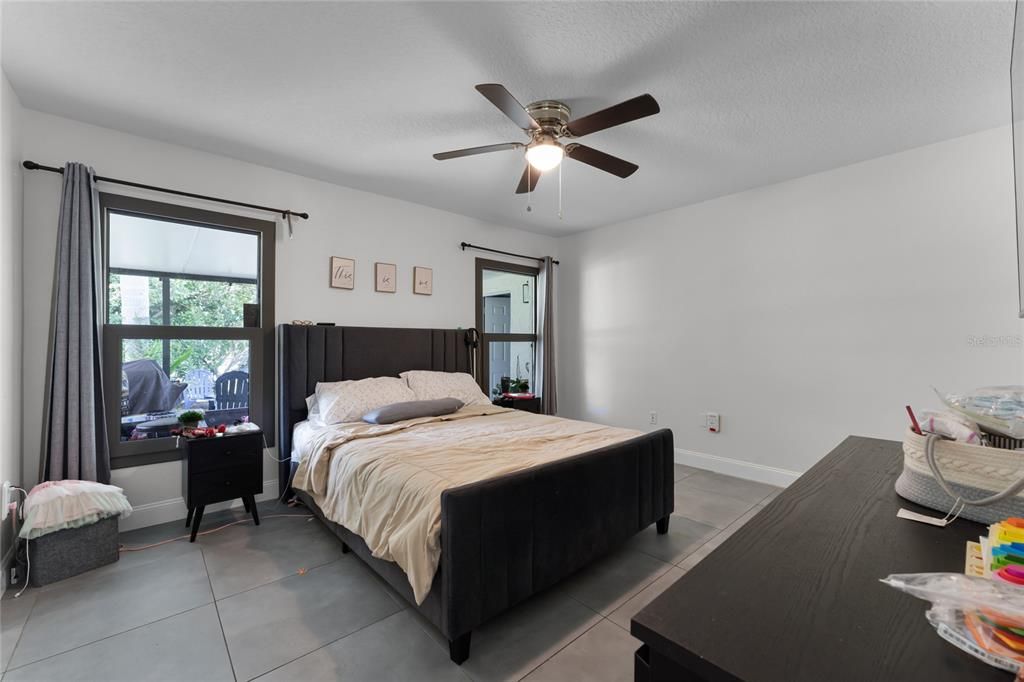 Active With Contract: $433,000 (3 beds, 2 baths, 1720 Square Feet)