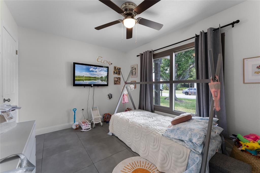 Active With Contract: $433,000 (3 beds, 2 baths, 1720 Square Feet)