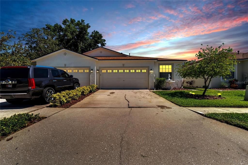 Active With Contract: $289,990 (3 beds, 2 baths, 1624 Square Feet)