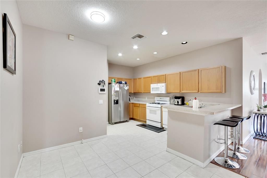 Active With Contract: $289,990 (3 beds, 2 baths, 1624 Square Feet)