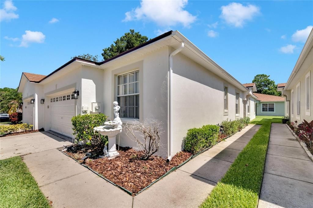 Active With Contract: $289,990 (3 beds, 2 baths, 1624 Square Feet)