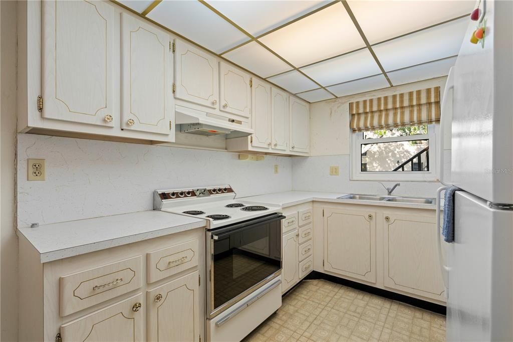 For Sale: $199,000 (2 beds, 2 baths, 1147 Square Feet)