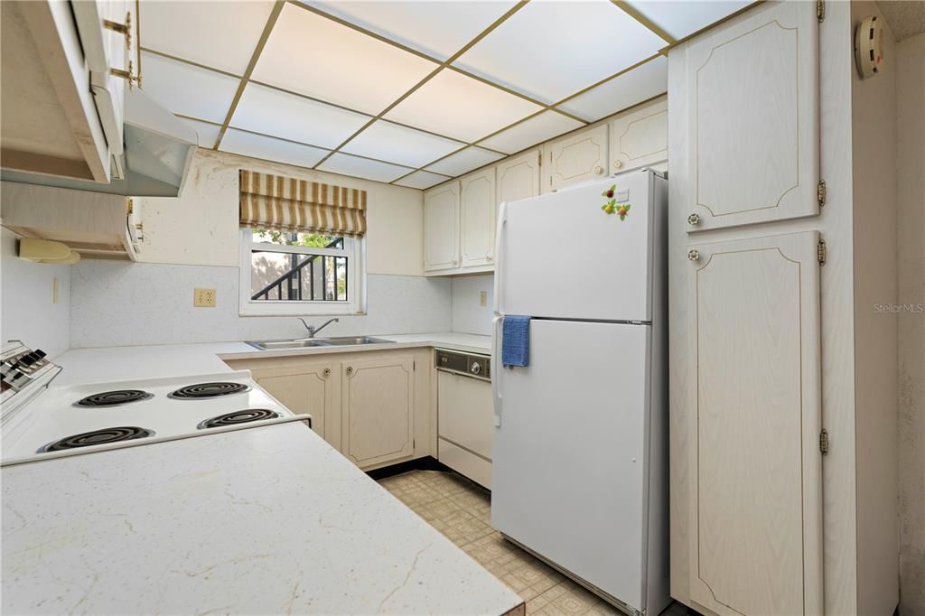 For Sale: $199,000 (2 beds, 2 baths, 1147 Square Feet)