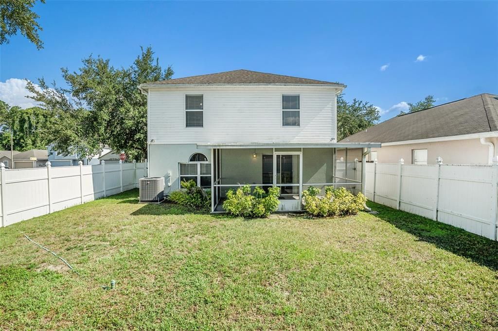 For Sale: $370,000 (4 beds, 2 baths, 1944 Square Feet)