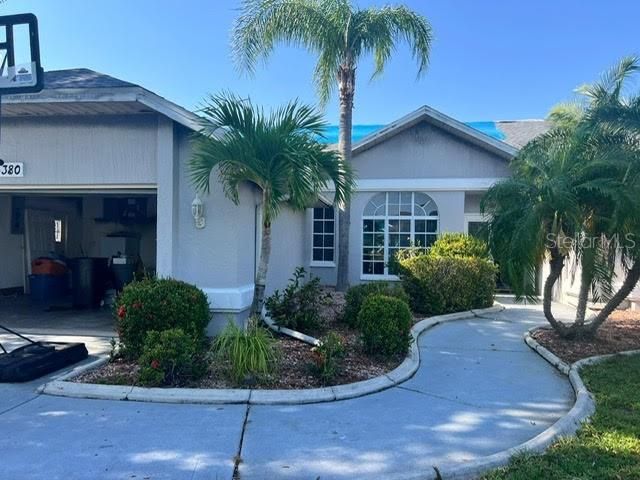 Recently Sold: $215,000 (3 beds, 2 baths, 2187 Square Feet)