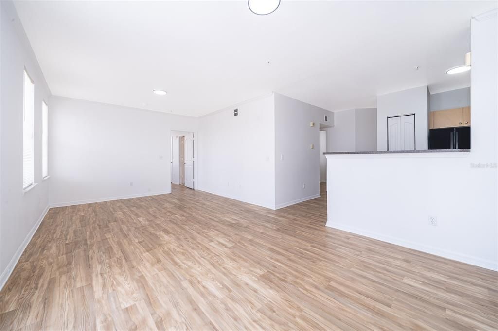 For Sale: $315,000 (2 beds, 2 baths, 1188 Square Feet)