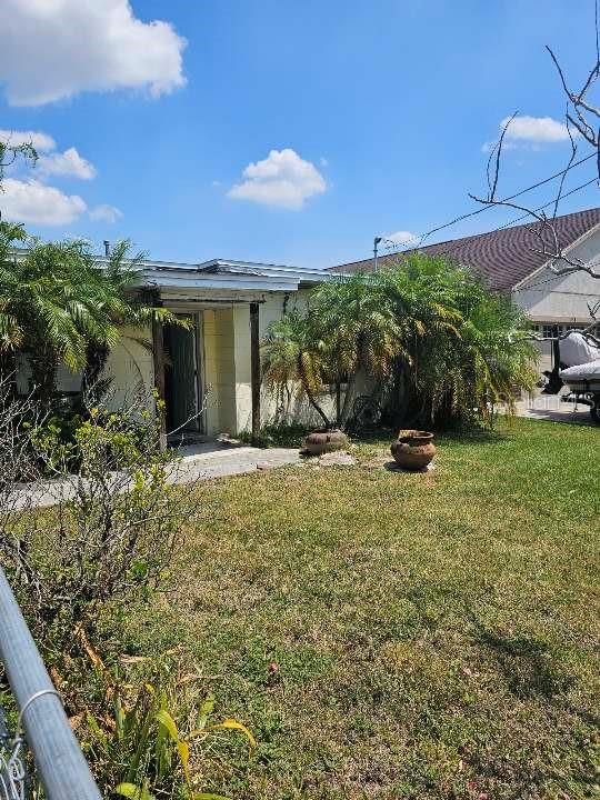 Recently Sold: $199,900 (2 beds, 1 baths, 747 Square Feet)