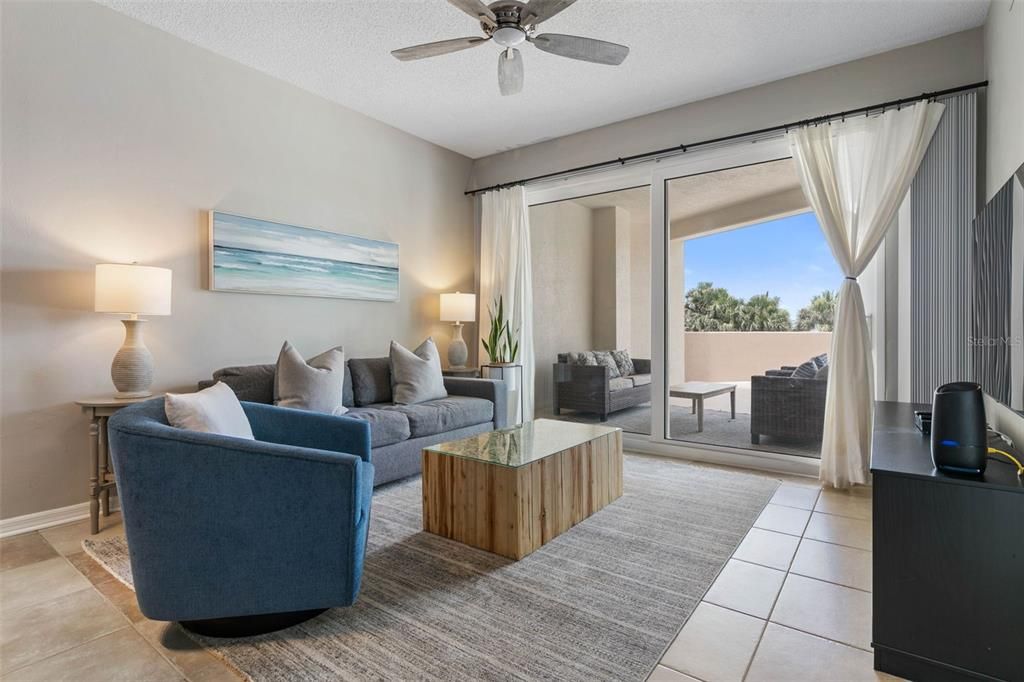 Spacious Living Room w Sliding doors to the massive patio